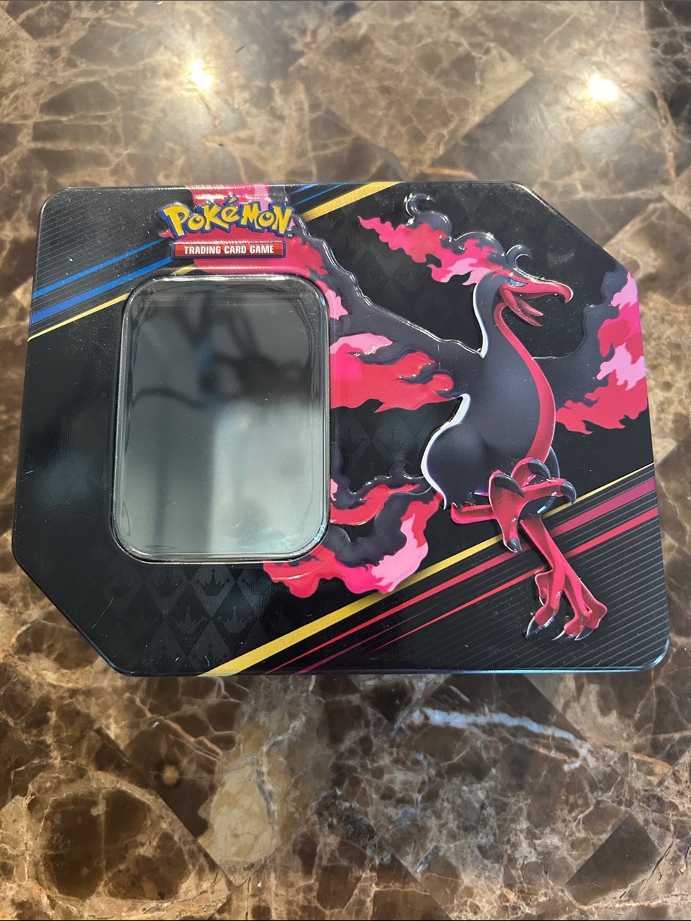 Pokemon TCG Moltres Tin